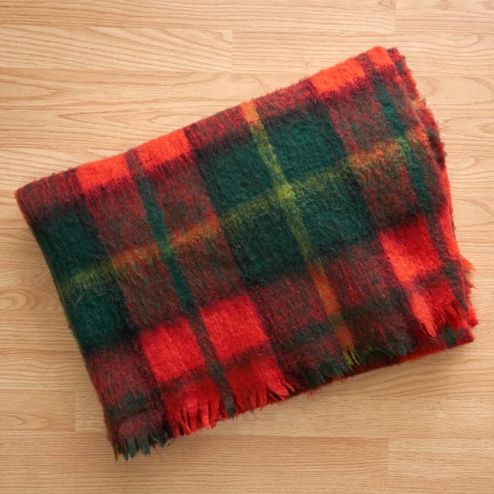 Vintage 60s Baymart Hudson’s Bay, Plaid Throw Blanket Red, 45X70 inch Italy